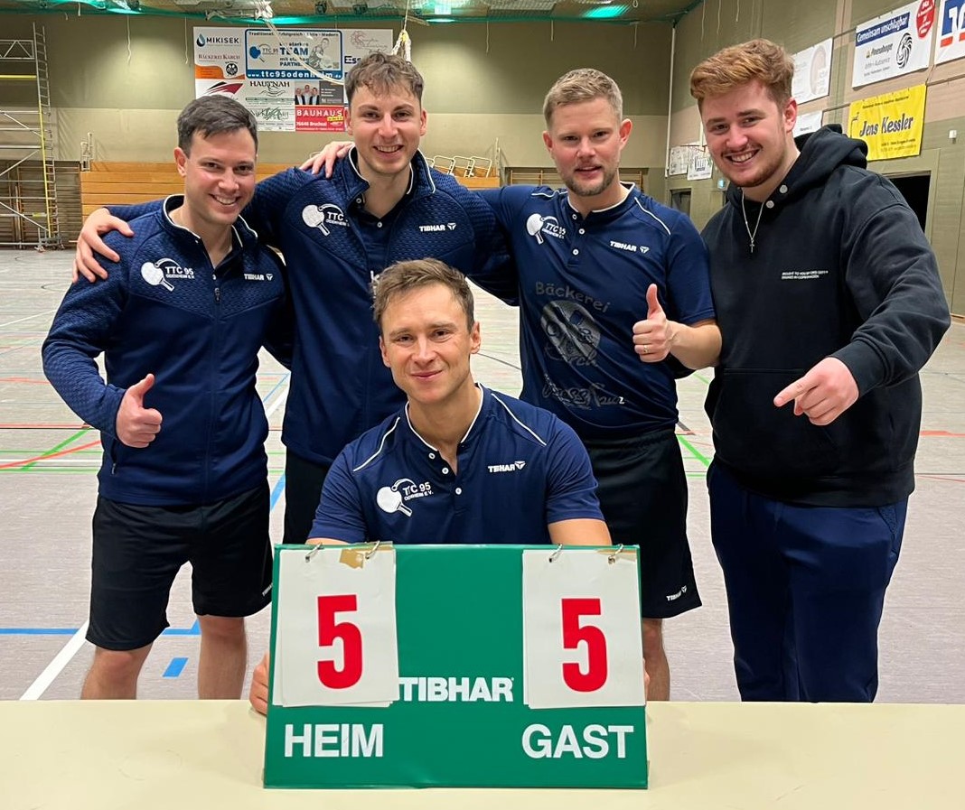 20251206 Zweite_Untentschieden_Teamfoto.jpg